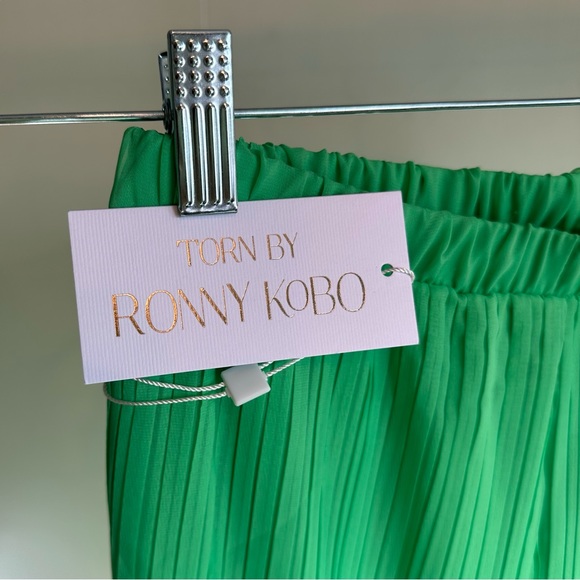 Shania Pants: Torn by Ronny Kobo - Brand New!!! - Picture 6 of 10